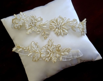Wedding Garter Set,Ivory Garter Bridal Garter Ivory Gold trim,Gold Garter,Wedding Garter Ivory Lace Garter,Gold trim Garter Set,garter Ivory