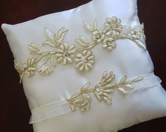 Wedding Garter Set,Ivory Garter Bridal Garter Ivory Gold trim,Gold Garter,Wedding Garter Ivory Lace Garter,Gold trim Garter Set,garter Ivory