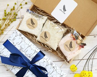 Vegan Bath Salt Gift Set for her -  Rose / Lavender / Rosemary - Natural Relaxing Bath Soaks - Biodegradable - Salt packets x 3 hygge bag