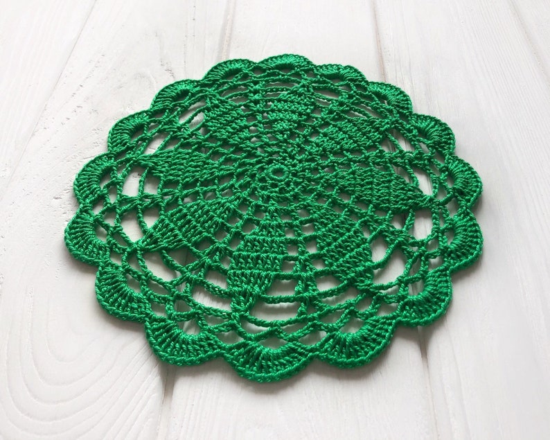 Spring green table d\u00e9cor Easter table accent Lace crochet small doily