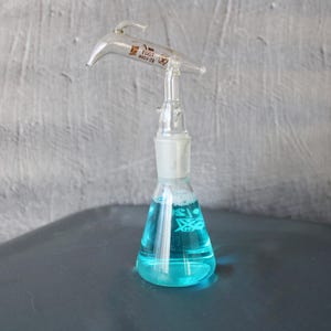 Vintage Maß Flasche mit Kippschliff Glasstopfen Tropfflasche Laborglas Chemische Experimentierflasche