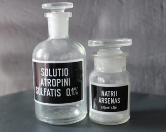 Vintage apoteksflaskor Medicinburkar i klarglas med etiketter Antika apotek Miniatyrgiftflaskor Viktoriansk stil Steam punk-present