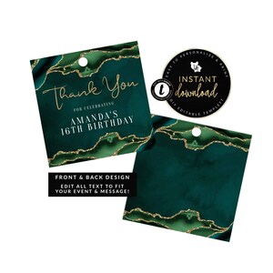 Puede incluir: Etiquetas de agradecimiento verdes y doradas con purpurina con el texto "Gracias" y "Por celebrar el cumpleaños número 16 de Amanda".