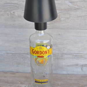 Einzigartiger Flaschenlampenkopf für Upcycling Flaschen: Tragbare Beleuchtung überall und jederzeit Cordon's