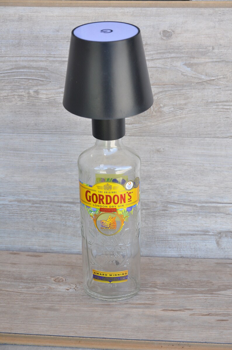 Einzigartiger Flaschenlampenkopf für Upcycling Flaschen: Tragbare Beleuchtung überall und jederzeit Cordon's