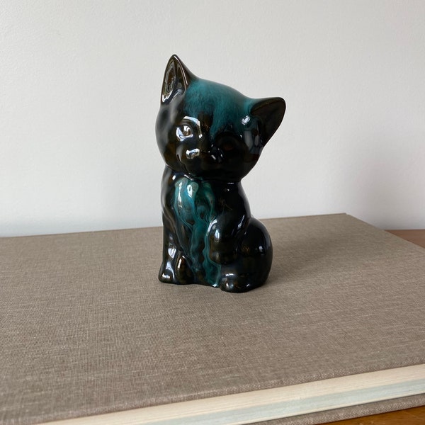 blue mountain pottery, cat, cat figurines, ceramic cat, home decor, blue mountain pottery decor,