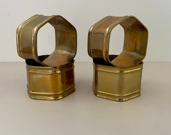 napkin rings, brass napkin rings, tablescape, table setting, vintage napkin rings