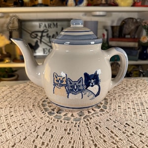 Vintage Louisville Stoneware Cat Teapot: Hand-Painted Kittens, Blue Gray Glaze, Farmhouse Cottagecore