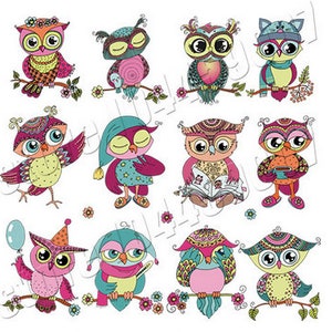 Peut inclure: Un ensemble de dix illustrations d'hiboux colorés avec différents motifs et designs. Les hiboux sont représentés dans différentes poses, certains avec des chapeaux, d'autres avec des livres et d'autres avec des tasses. Les illustrations sont sur un fond blanc.
