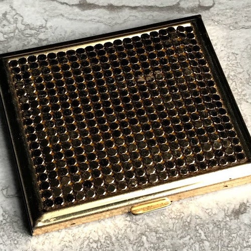 FREE SHIPPING - Vintage Gold Mesh and Gold Colored Metal Compact, Vintage 1960's Powder and Mirror Compact, Vintage 1960's Gifts For Her