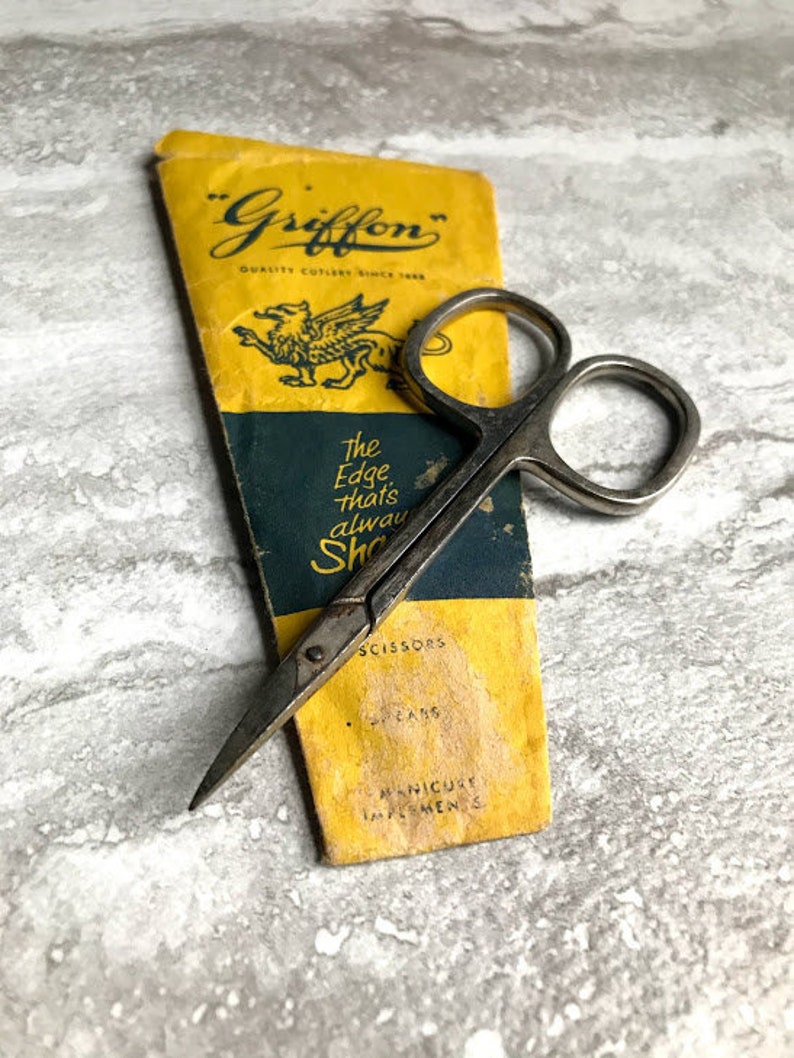 Vintage 1950/'s Griffon Quality Cutlery Since 1888 Scissors FREE SHIPPING Crafting Scissors with Original Cover Vintage Crafting Supply