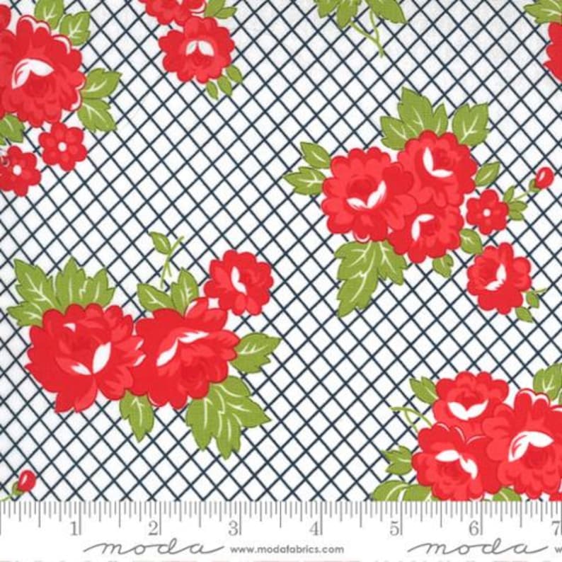 Cluster Ruller 55221-15 SUNDAY STROLL WHITE Quilt Fabric, Moda Fabric, Fabric by the ...