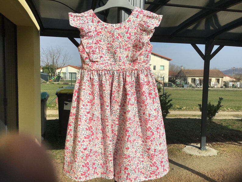 Spring ruffle dress with bare back from 2 to 12 years Pink
