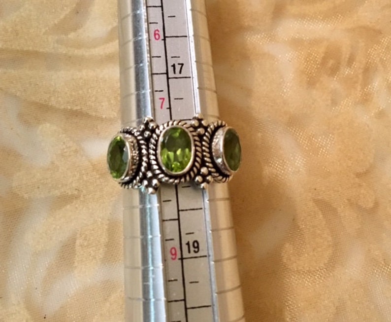 Anillo de peridoto de plata de ley 967 imagen 5