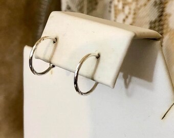 Örhängen i sterlingsilver med diamanter 327