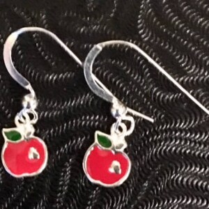 Pendientes de manzana en plata de ley 229