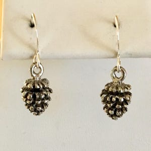 Antike Zinn Pine Cone Ohrringe 122