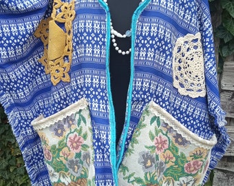 Sehr schöne und bequeme handgemachte OOAK Boho Festival Gypsy Art Hippie Artisan Bunte Blumenweste mit großen Taschen True Bohemia