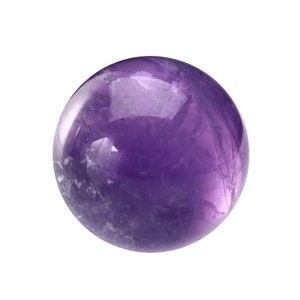 Pode incluir: Uma bola de cristal de ametista redonda e lisa, com uma tonalidade roxa profunda. O cristal é polido e tem um leve brilho.