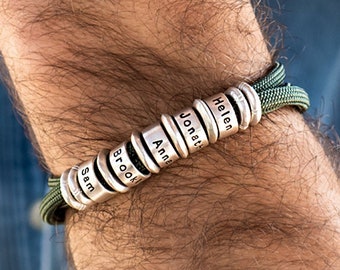 Personalisiertes Herren verstellbares Kordelarmband • Gravierte Namensperlen mit schwarz / grüner Kordel • Vatertags-Schmuckgeschenk für Ihn, Papa und Ehemann