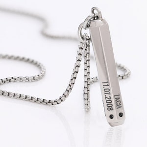 Collar de barra hexagonal grabado en 3D personalizado con diamante en acero inoxidable para hombres • Regalo grabado y estampado para él, novio, esposo, hijo