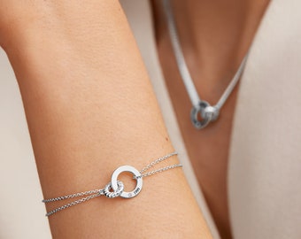 Engraved Interlocking Rings Bracelet with Diamond - Sterling Silver, Personalized Elegant Gift for Her, Minimalist Bracelet Gift for Mom