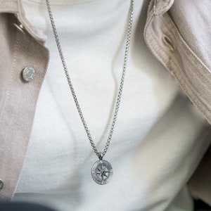 Men&#39;s Engraved Compass Pendant Necklace in Silver • Personalized Names or Dates • Jewelry Gift for Man Boyfriend Husband • Father&#39;s Day Gift