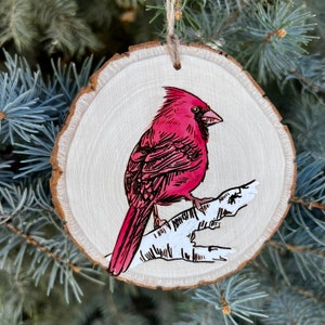 Adorno cardenal pintado adorno de rodaja de madera dibujada cardenal
