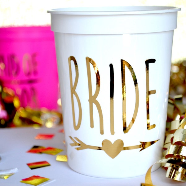 16 Oz BRIDE Plastic Stadium Cups Custom Bridal Party Favors Bachelorette Wedding Bridesmaid Gifts Maid of Honor Shower