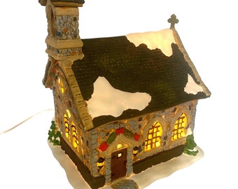 Santa's Workbench Pine Valley CHAPEL STONE CHURCH Christmas Village Lighted House with Light Cord & Original Box