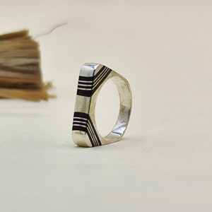 SQUARED TUAREG RING. Handcrafted in Sterling Silver & Ebony wood. | Tuareg ring | Tuareg jewelry | African ring. Size: 7.8 Us