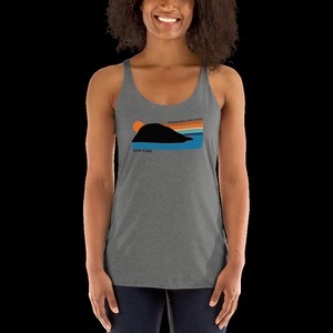 Storm king Mountain - Hudson Valley NY Retro Women&#39;s Racerback Tank