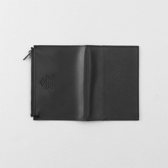 トラベラーズノート レザージッパーケース ブラックまたはブラウン