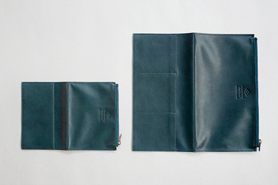 トラベラーズノート レザージッパーケース ブルー パスポートサイズ