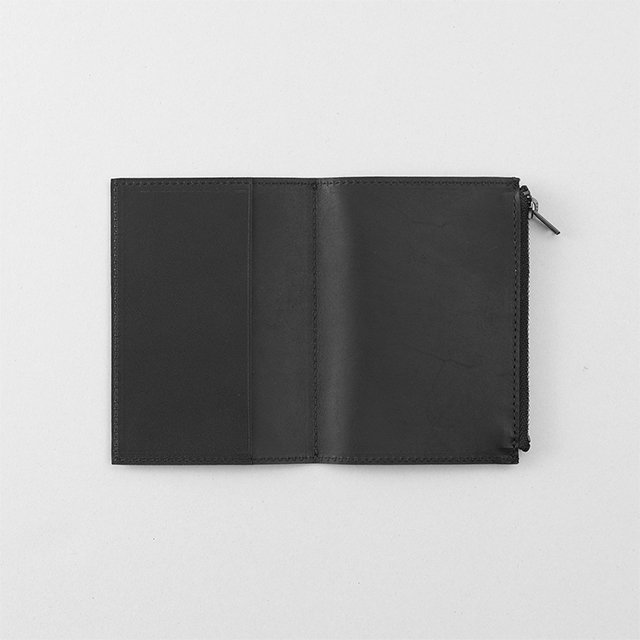 トラベラーズノート レザージッパーケース ブラックまたはブラウン