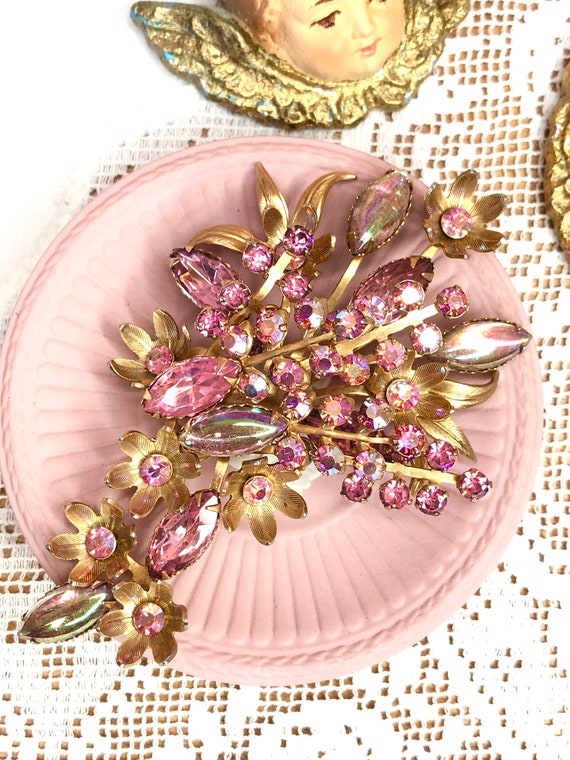 petite broche vintage avec feuilles ambre