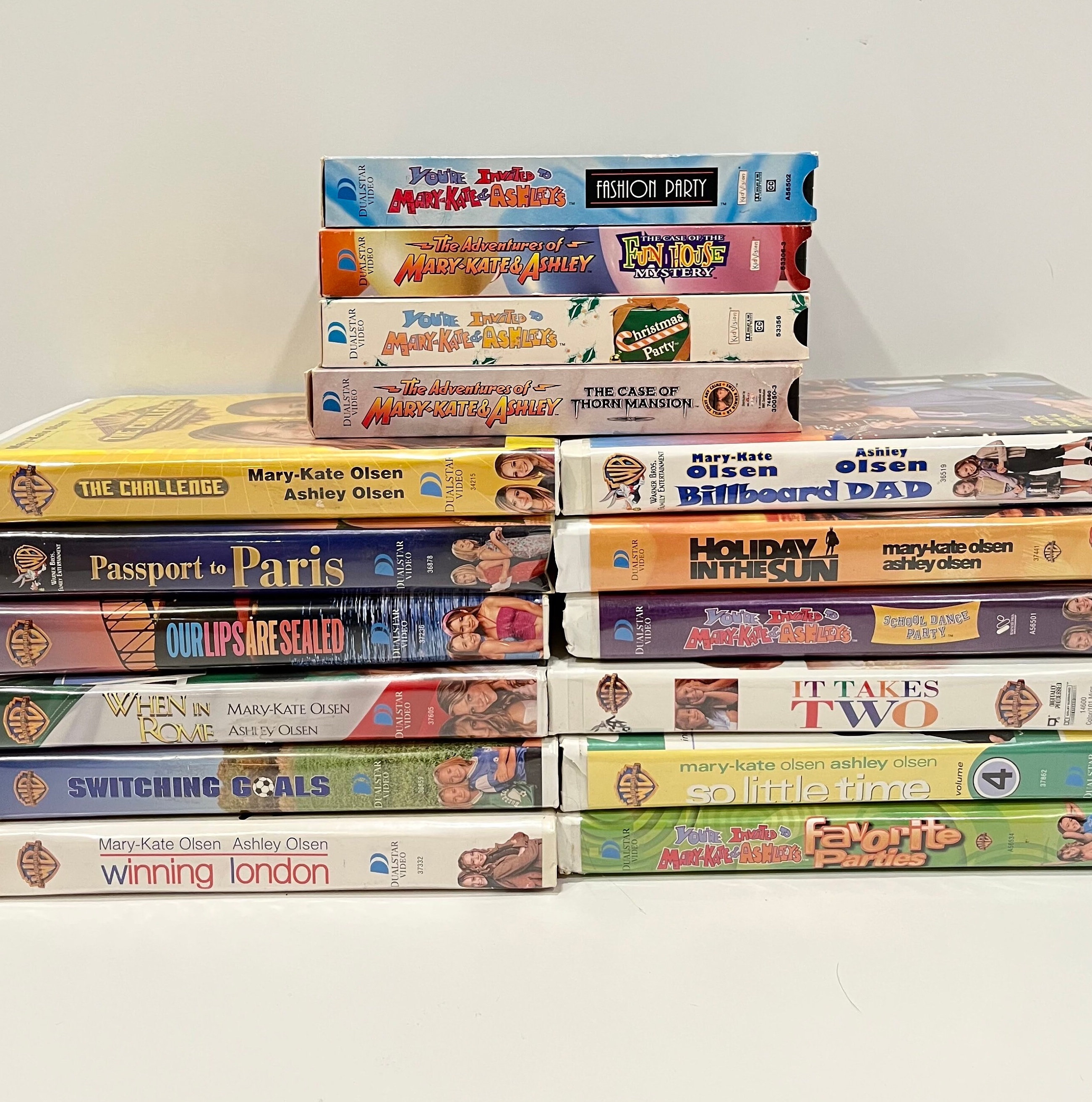 Cintas VHS de Mary Kate y Ashley Olsen - Etsy México, image size:2602x2625