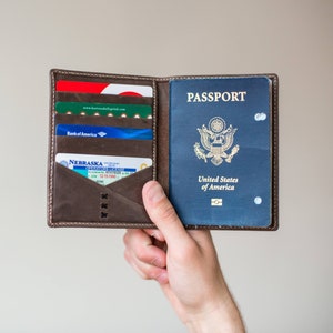 Vicenzo Leather Venice Distressed Leather Passport Wallet Holder