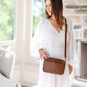 Finley & Family Vintage-Inspired Square Leather Crossbody Bag