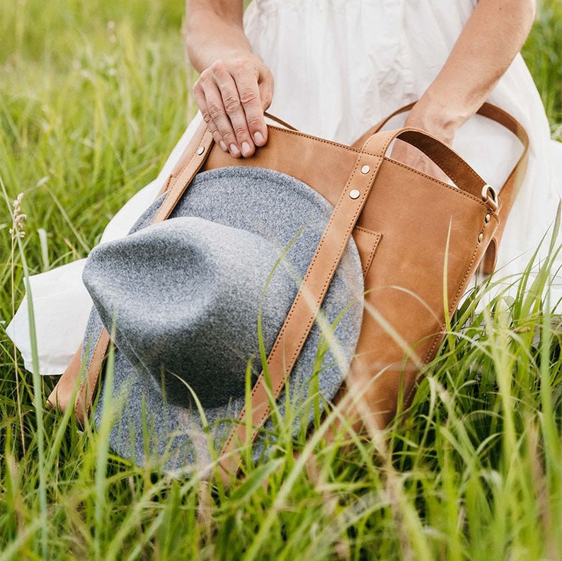 Natalie Hat Tote, leather tote, travel tote, travel bag, leather travel bag, hat bag, leather travel, tote bag, leather bag image 1