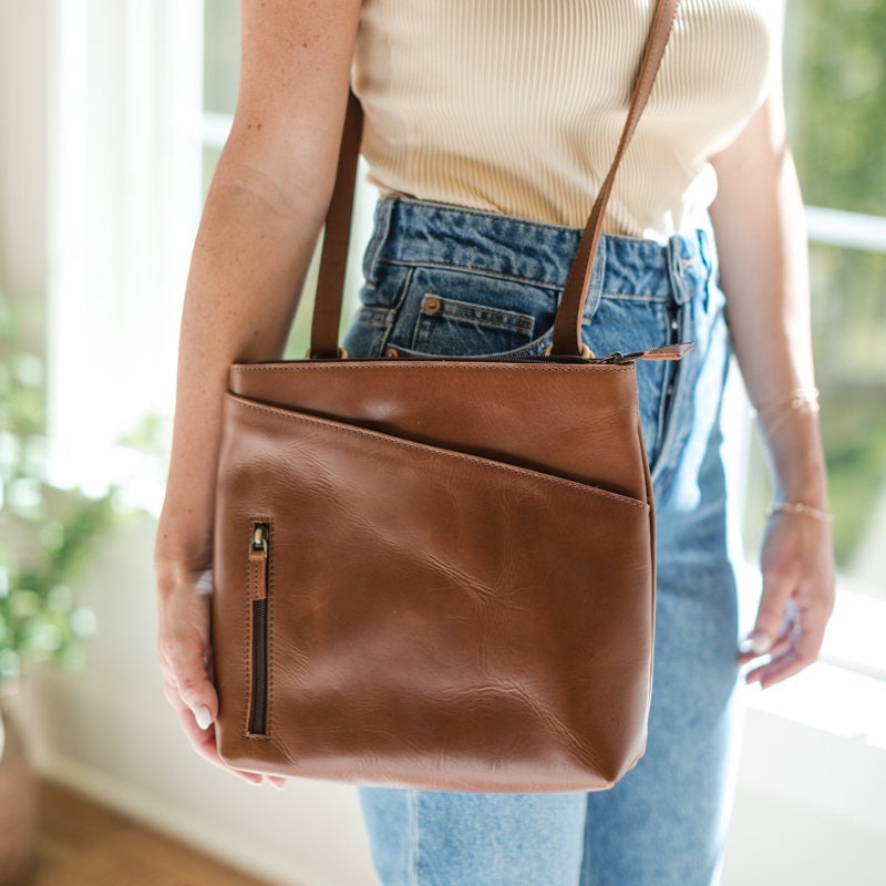Full-grain Leather Crossbody Backpack: 2-in-1 Travel Bag - Etsy display picture 1