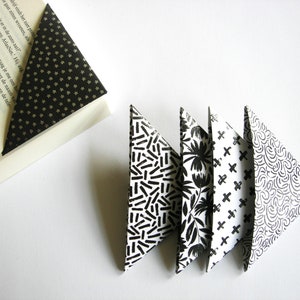 Set of 5 origami bookmarks, paperback corners, paper triangle. foto 8