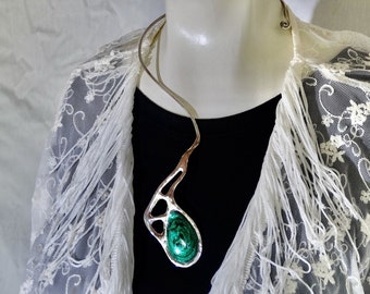 Malachite neck piece