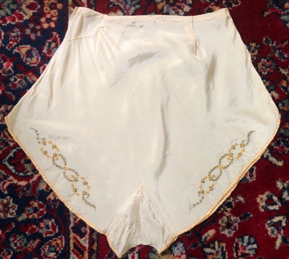 Vintage 1920’s 1930’s pale yellow silk tap pants 2