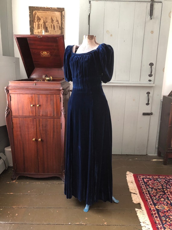 Vintage 1930s navy blue velvet evening gown