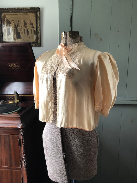 Vintage 1930's 1940's silk and lace bed jacket