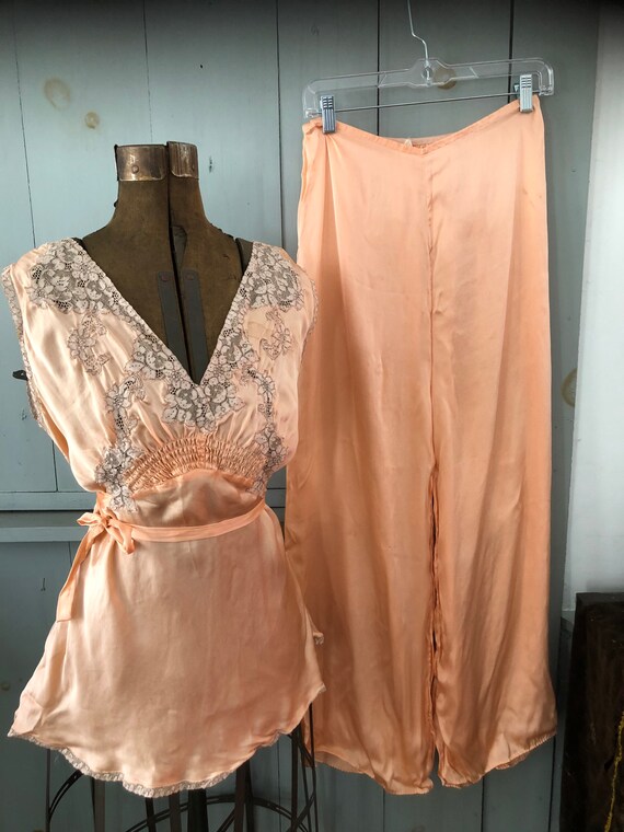 Vintage 1940’s peach silk pajama set