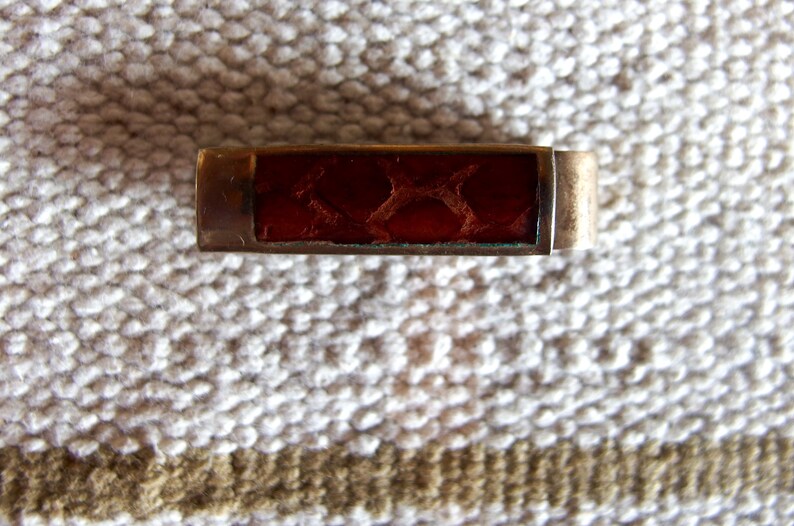 Vintage De Cara Tie Bar faux snakeskin on silver tone.