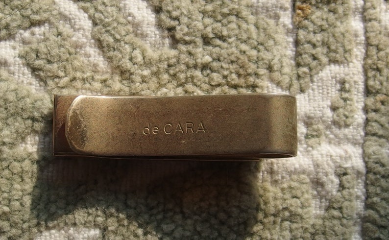 Vintage De Cara Tie Bar faux snakeskin on silver tone.