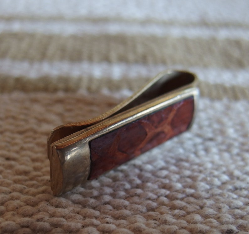 Vintage De Cara Tie Bar faux snakeskin on silver tone.